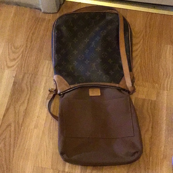 Louis Vuitton Odeon pm crossbody handbag - Picture 13 of 16